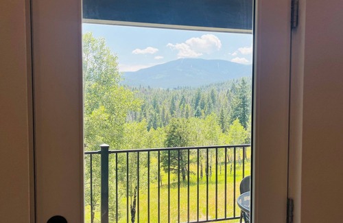 Hangen Ranch And M and B House | Mountain Barn Retreat in Evergreen