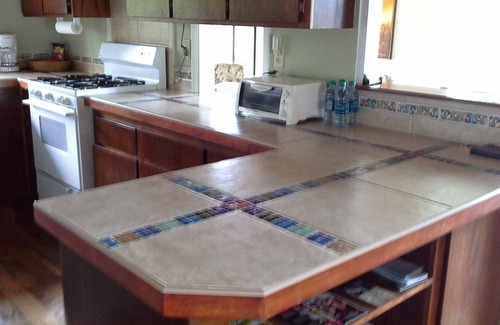 Mountain View House | Mountain Breeze Two Bedroom Vacation Cottage near Volcano Village!