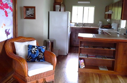 Mountain View House | Mountain Breeze Two Bedroom Vacation Cottage near Volcano Village!
