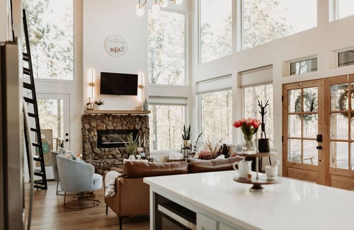 Pickens Cabin | Mountain cabin,Creek access, Hot tub near Hochatown