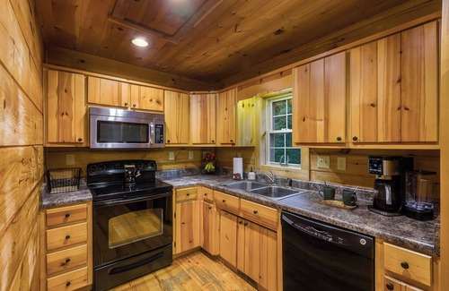 Wardensville Cabin | Mountain Cabin - Hot Tub, Creek, Hiking & Fire Pit