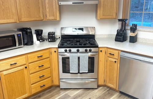 Strawberry Cabin | Mountain Cabin, Mins from Pinecrest Lake and Dodge Ridge!