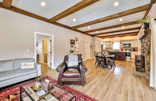 Windham House | Mountain Cabin with Scenic Views and Hot Tub