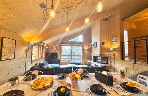 Les Claux Ski Chalet | Mountain chalet in Vars Les Claux, 13 pers.