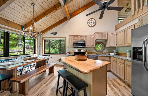 Sugar Mountain Condo | Mountain Cottage near Outdoor Activities