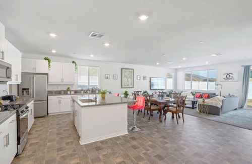 Hemet House | Mountain Edge House, Ranch, Gated Yard 4-BR/3-Bth