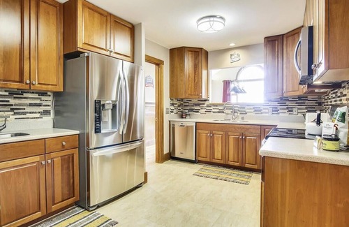 Stowe Area House | Mountain Falls: 5 br, fireplace, a/c, game room, hot tub!