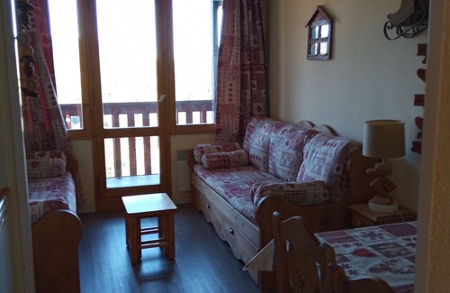 Belle Plagne Apartment | MOUNTAIN-STYLE APARTMENT AT THE FOOT OF THE SLOPES SLEEPS 5