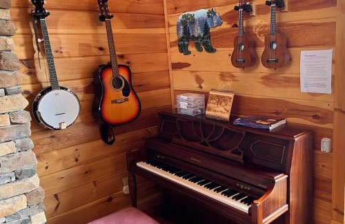 Gatlinburg House | Mountain Haven - Relax & enjoy AMAZING 180 Degree Views of Mt LeConte