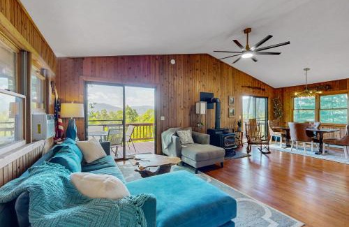 Waynesville House | Mountain Hideaway