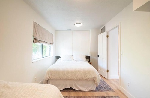 Holladay Villa | Mountain home-a luxury resort retreat, hot tub. New