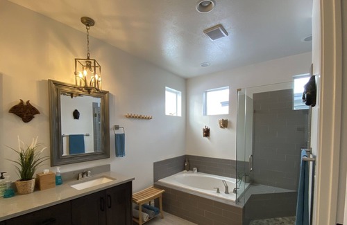 Midway House | Mountain Home Close to Ski Resorts