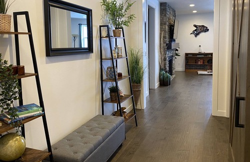 Midway House | Mountain Home Close to Ski Resorts