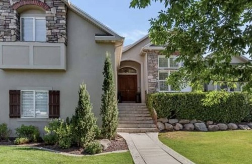 Highland House | Mountain home near cycling, skiing, hiking, and businesses