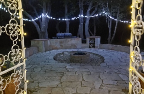 Mountain Home House | Mountain Home Ranchette sits on approx 6 acres with wildlife, flowers n Oaks