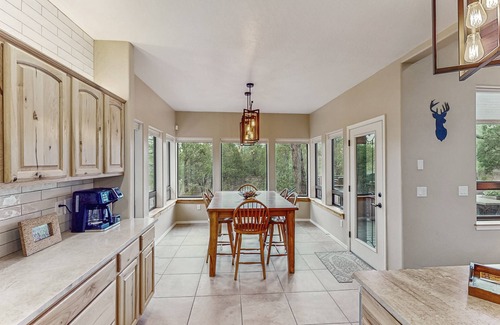 Torreon House | Mountain home w/deck, bbq grill, yard - close to lake, golf, trails, & town