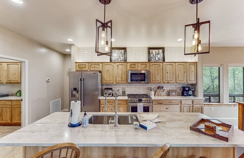 Torreon House | Mountain home w/deck, bbq grill, yard - close to lake, golf, trails, & town