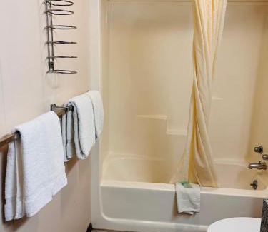 Iron Mountain Hotel | Mountain Inn
