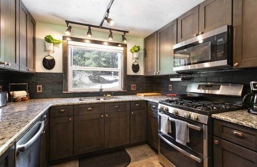 Black Hawk Cabin | Mountain lodge w/creekside sauna and patio w/fire pit - Casinos nearby!