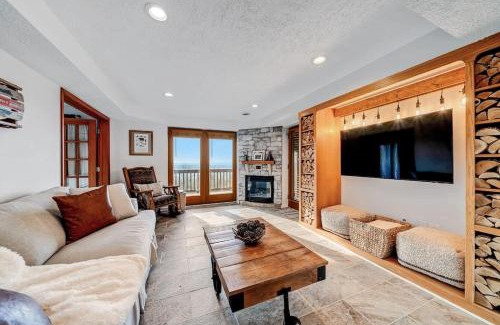 Kabletown House | Mountain Luxury - Hot Tub Amazing Views & More