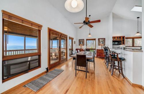 Kabletown House | Mountain Luxury - Hot Tub Amazing Views & More