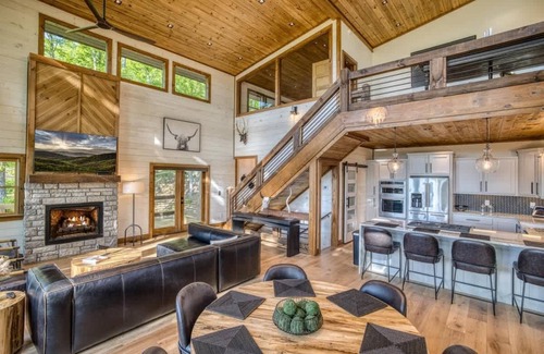 Suches Cabin | Mountain Majesty | Views, Style & Relaxation