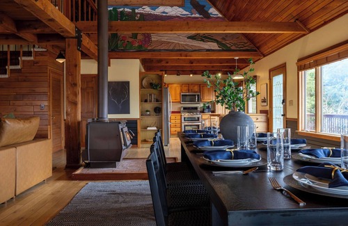 Lansing House | Mountain Mama Cabin Luxury Getaway on NR Gorge Rim! Hot+Cold Tubs/Sauna/Games