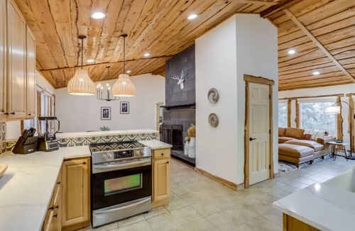 Morrison House | Mountain Mansion | Hot Tub | Sauna