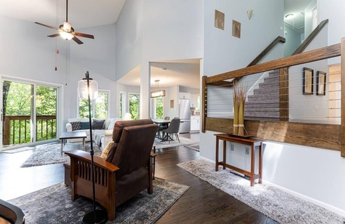 Candler House | Mountain Melody: Aville Mtn Home + Views + Hot Tub