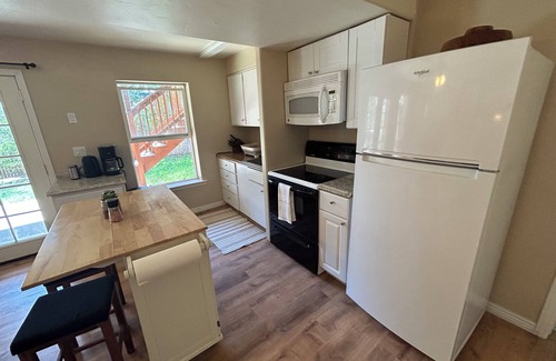 Durango West House | MOUNTAIN OASIS NESTLED IN THE PINES. HOT TUB. TRAILS-PICKLEBALL-THEATRE ROOM