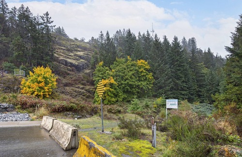 Regional District of Nanaimo House | Mountain/park view! near Linley Valley!
