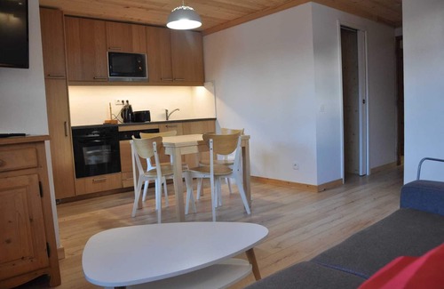Les Deux Alpes Apartment | Mountain Retreat for 6 Guests