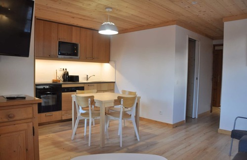 Les Deux Alpes Apartment | Mountain Retreat for 6 Guests