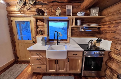 Wilson Cabin | Mountain retreat cabin, just right for the sport enthusiasts.