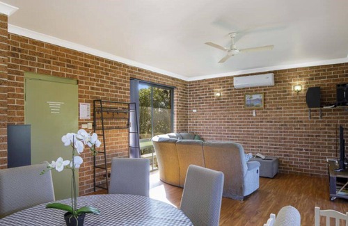 Gloucester House | Mountain Retreat Gloucester