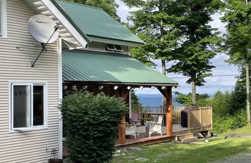 East Dover House | Mountain Retreat in Dover Vermont - Year Round Vacation Home
