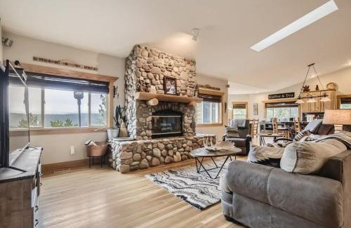 Black Hawk House | Mountain Retreat Sauna Deck Views Sleeps 10