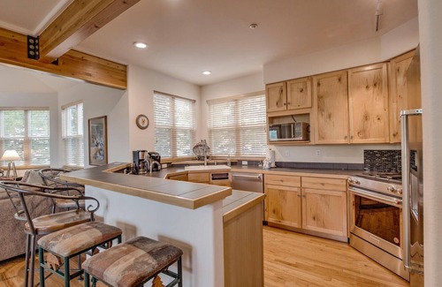 Wildernest House | Mountain Retreat with Stunning Views, Amazing Kitchen, Hot Tub and Dog friendly!