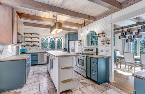 Mount Vernon House | Mountain Retreat with Stunning Views