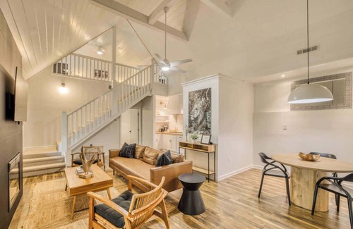 Blue Ridge House | Mountain Retreats, Sauna, Private Hot tub, Patio & Courtyard!