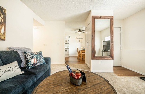 Rockrimmon Condo | ❤Mountain Springs Condo! 5 guests, Kitchen 2 BR❤