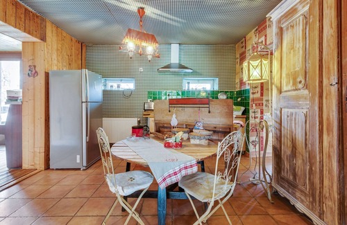 Niderviller House | Mountain Stay Near Canal