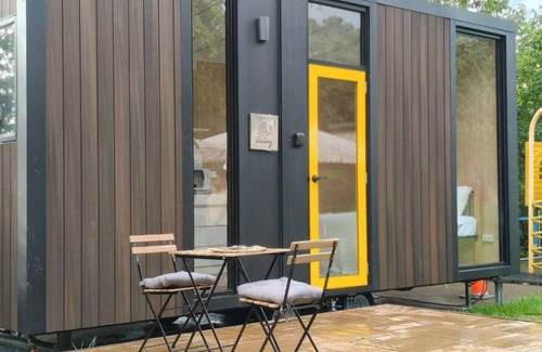Fuxing District Cabin | Mountain Sunshine Village 1 by Tiny Away (Rgyax Wagi 山曦小屋1)