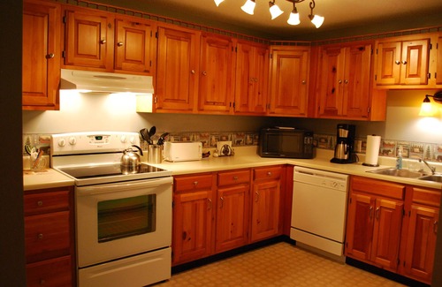 Bartlett Condo | Mountain-Themed Condo at Popular Seasons at Attitash Resort, WiFi, 2 HD TVs