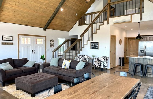 Tuskahoma Cabin | Mountain Top Cabin for 10 w Incredible Lake Views - Game Room, Firepit, Privacy