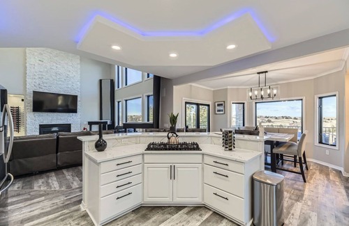 Parker House | Mountain Top Mansion w/Bar, B-ball Court, Hot Tub