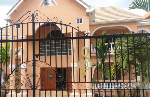Mandeville Villa | Mountain Top Villa