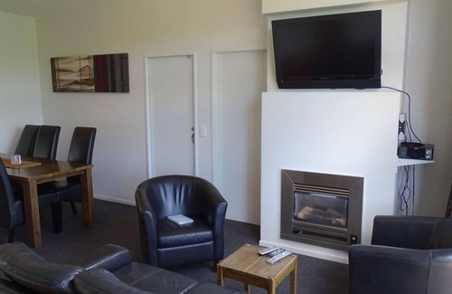 Ohakune House | Mountain View Apartments - 5 Bedroom Townhouse