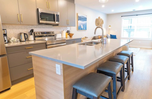 Harvie Heights Condo | Mountain View Condo in Harvie Heights