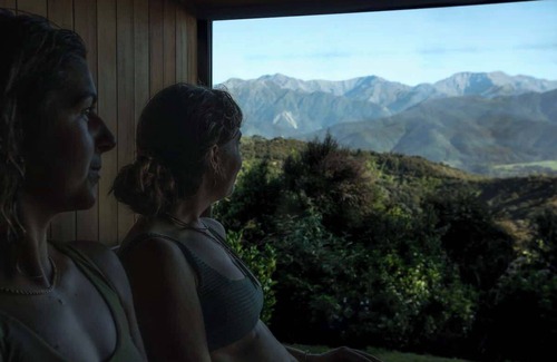 Kaikoura House | Mountain View Chalet